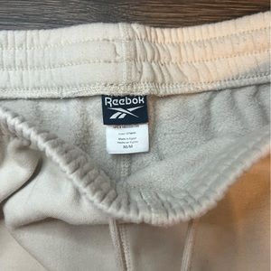 Reebok tan joggers size M Color OTMHR